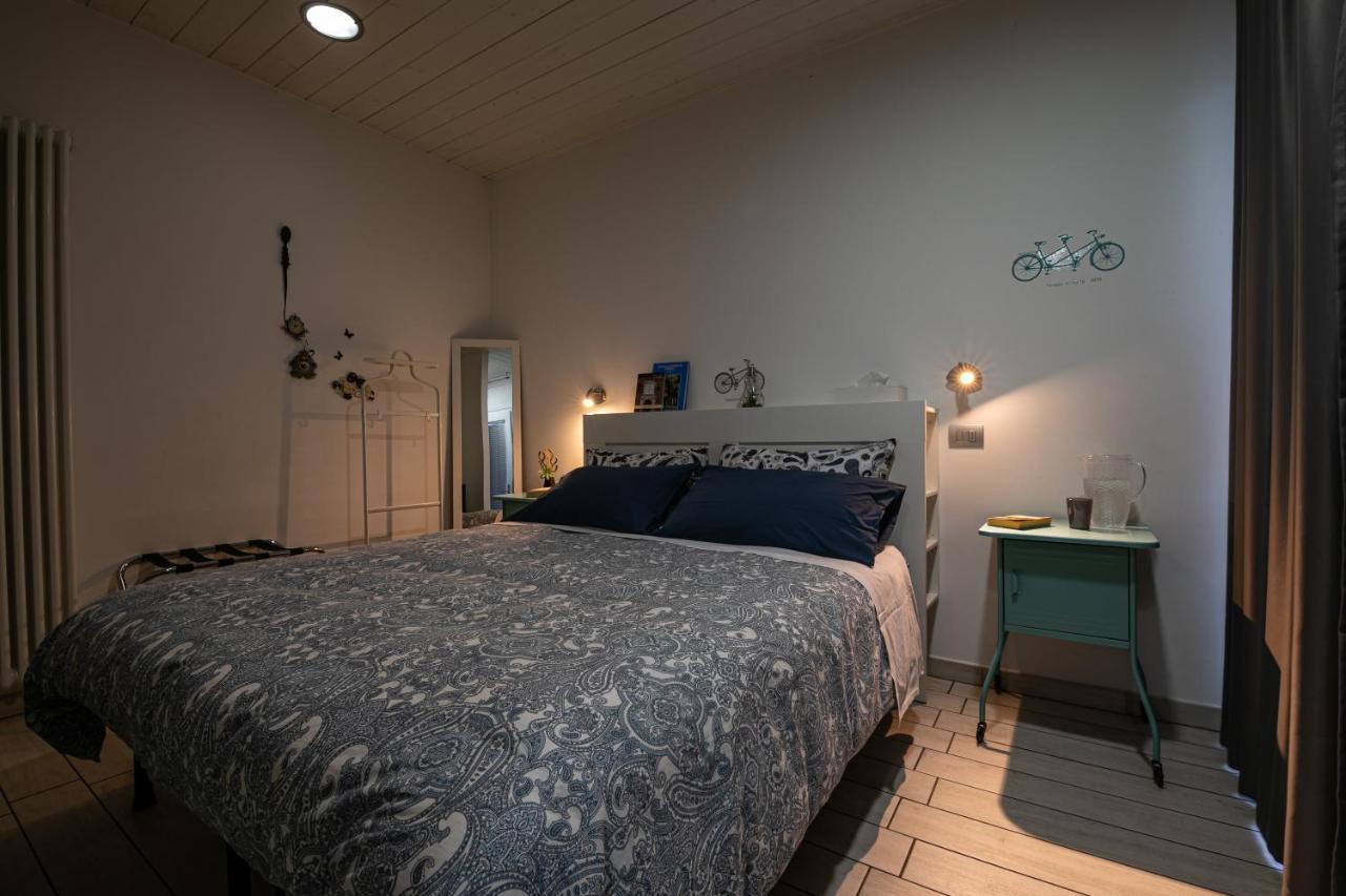 Bed and Breakfast Il Giardino Di Rebecca Ferrara Esterno foto