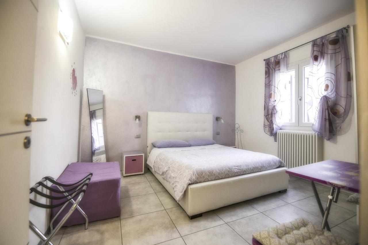 Bed and Breakfast Il Giardino Di Rebecca Ferrara Esterno foto