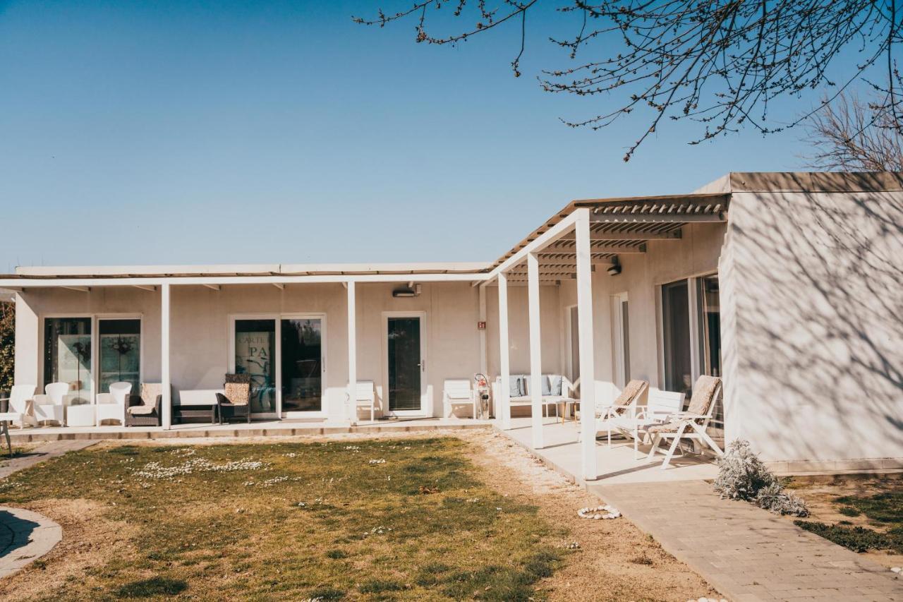 Bed and Breakfast Il Giardino Di Rebecca Ferrara Esterno foto