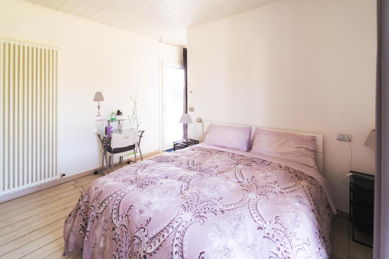 Bed and Breakfast Il Giardino Di Rebecca Ferrara Esterno foto
