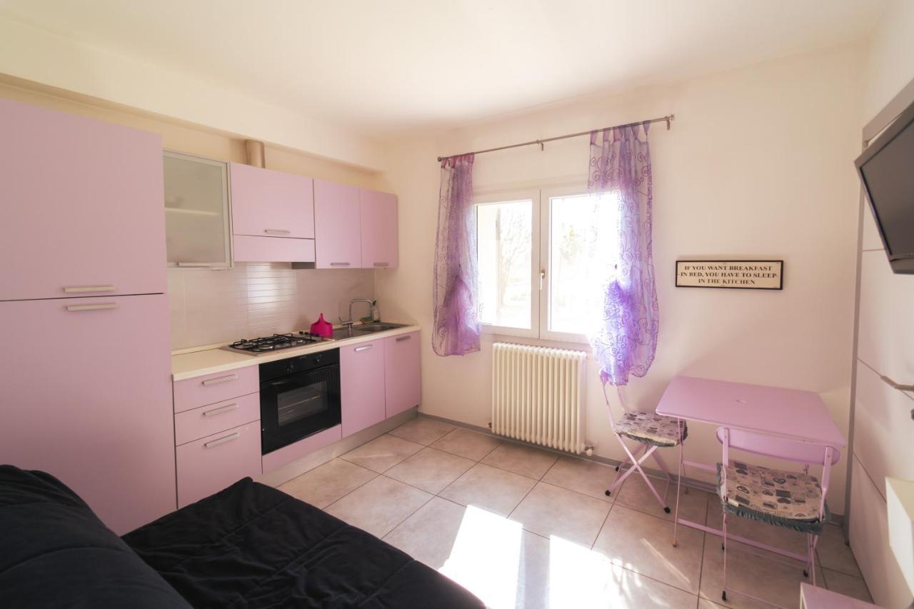Bed and Breakfast Il Giardino Di Rebecca Ferrara Esterno foto