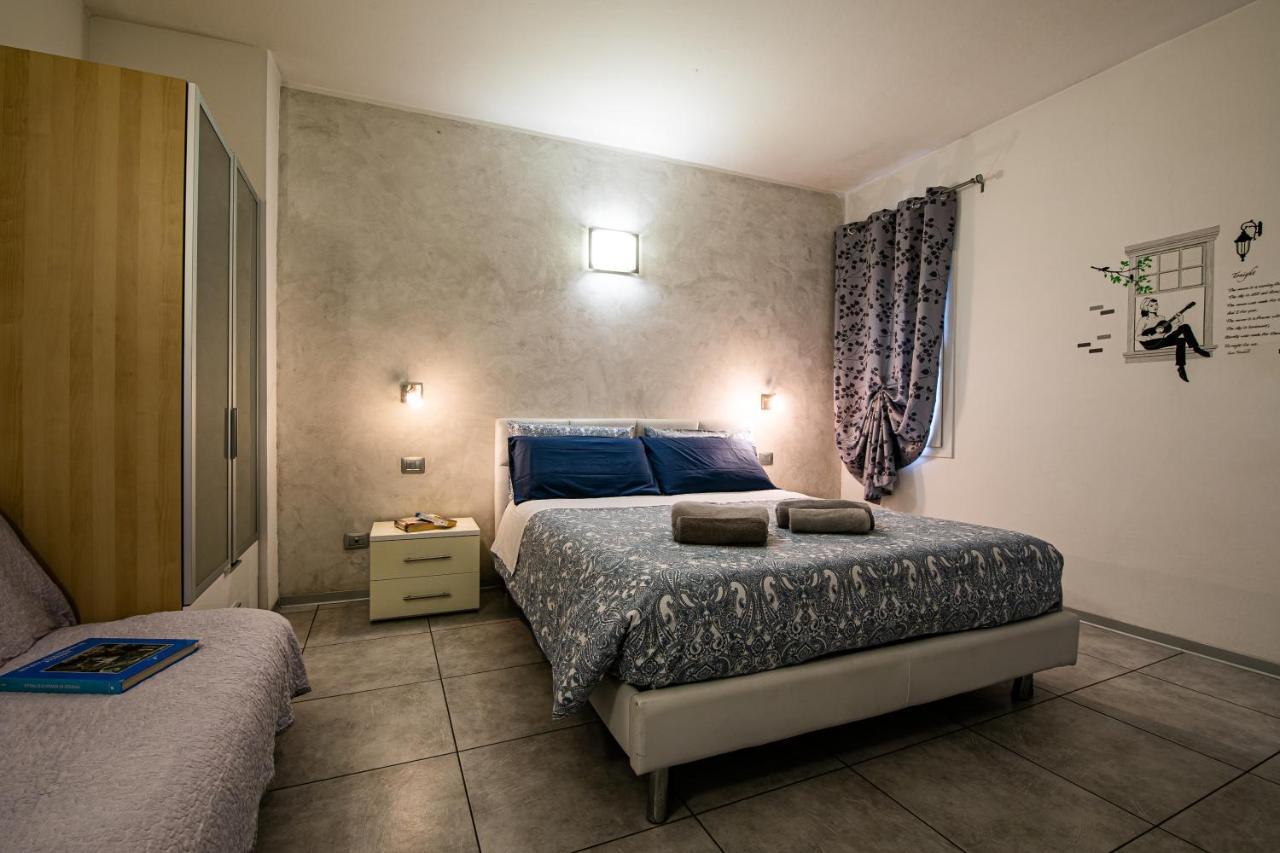 Bed and Breakfast Il Giardino Di Rebecca Ferrara Esterno foto