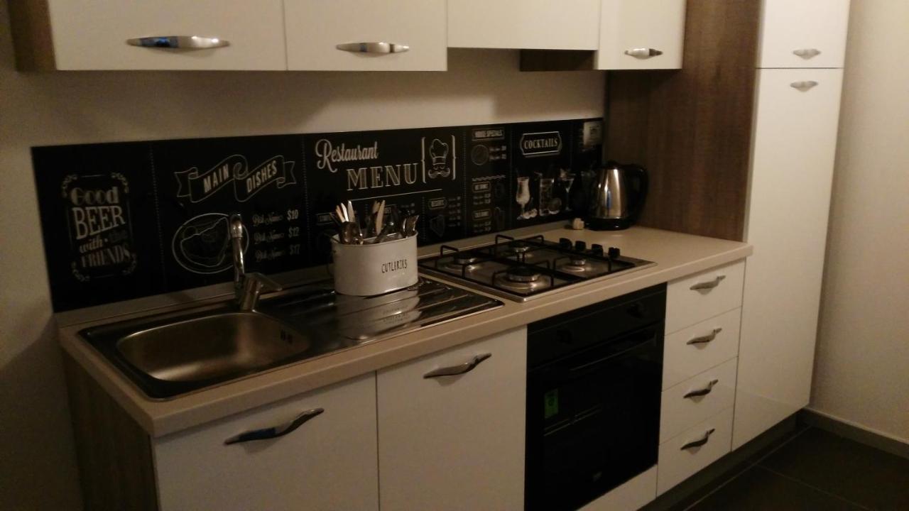 Bed and Breakfast Il Giardino Di Rebecca Ferrara Esterno foto